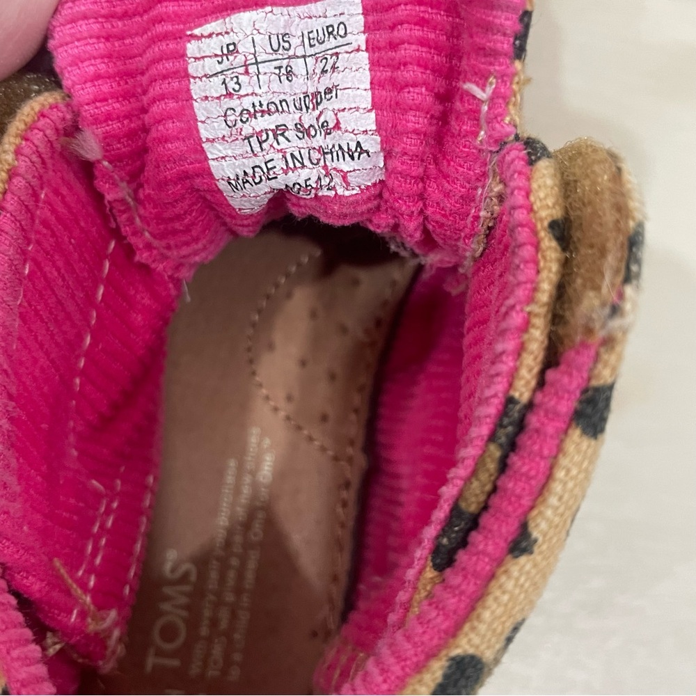Toms Tiny Toddler Leopard Print Canvas Boots w/ Pink Details Size Toddler 6 - Picture 5 of 13